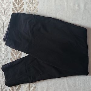 Jones New York tummy lcontrol leggings. Size Large.